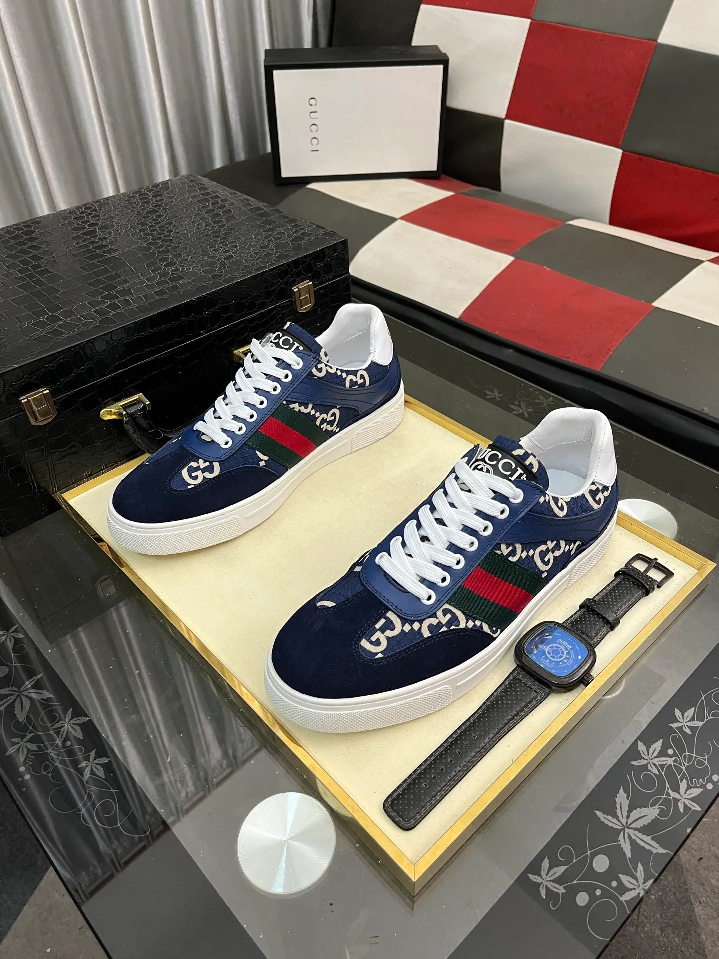 Men's Men's Shoes 💰440 ⌚️⌚️[GUCCI] Gucci men's casual shoes are absolutely popular 🔥The ultimate matching item for trendy men! The charm of super texture is irresistible, the main recommendation, the flower leather color is bright! The upper is made of high-quality brand printed fabric with cowhide, breathable leather lining and wear-resistant rubber sole, noble and elegant! Extremely comfortable🎁🎁You can be as handsome as you want💪 Available in sizes 38-44 and 5️⃣colors